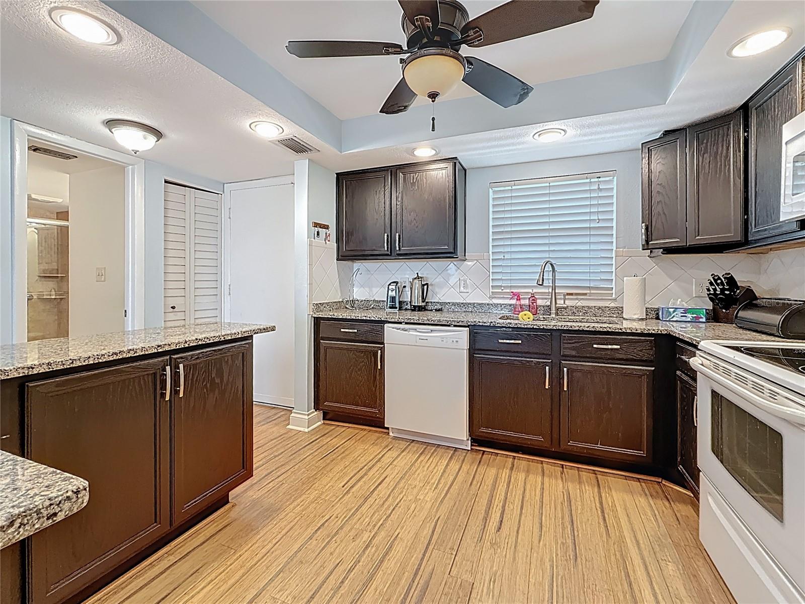 4725 COVE CIRCLE #908 — photo 17