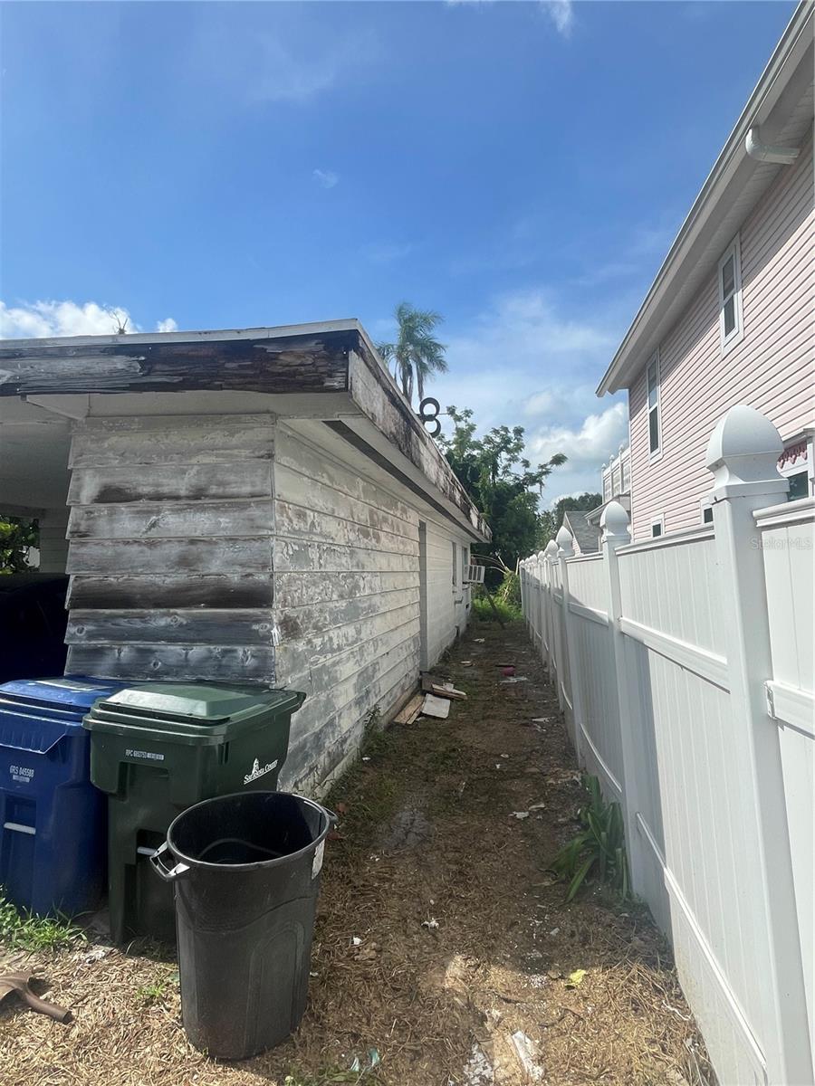 2445 WEBBER ST — photo 9