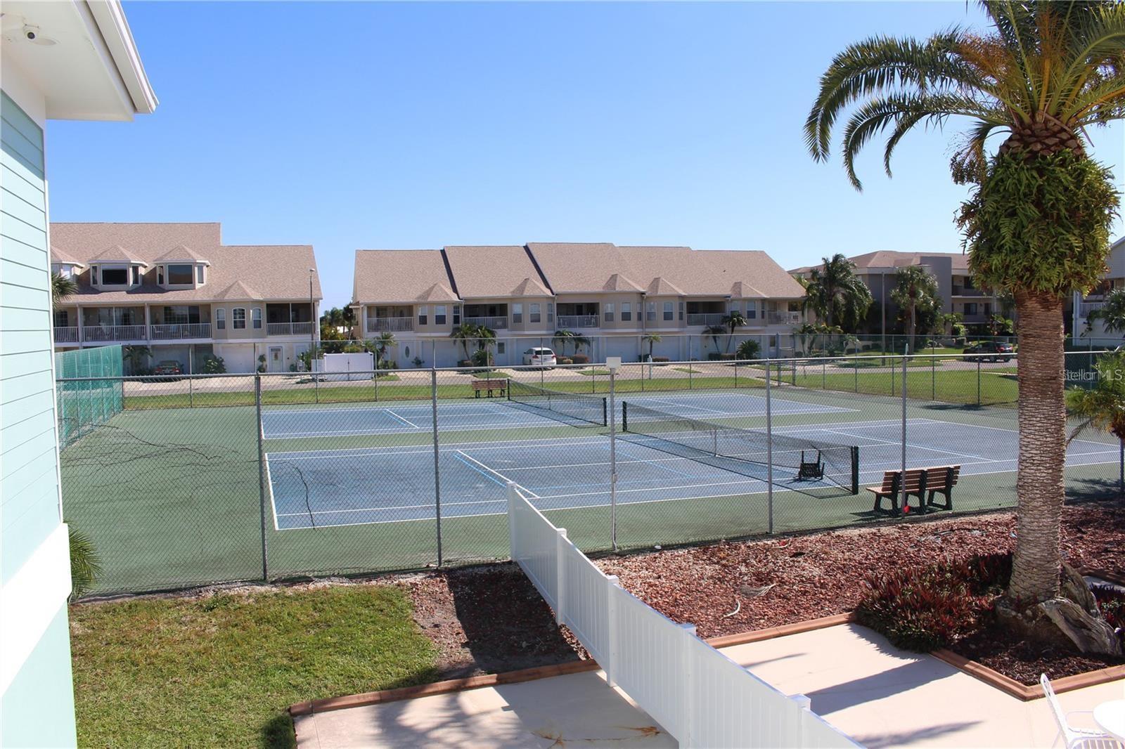 4557 HARBORPOINTE DR — photo 8
