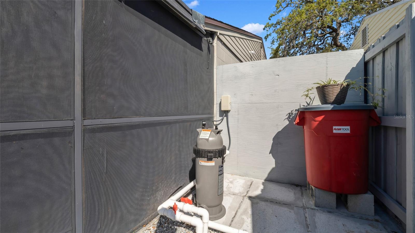 12416 QUEENSLAND LN — photo 34