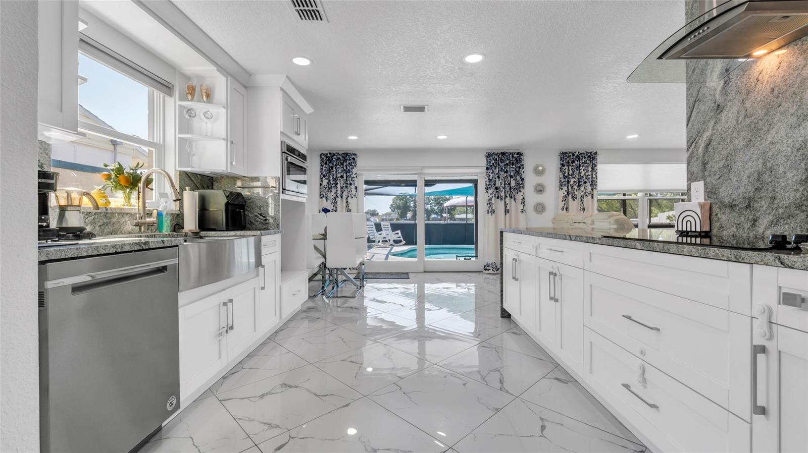 12416 QUEENSLAND LN — photo 16