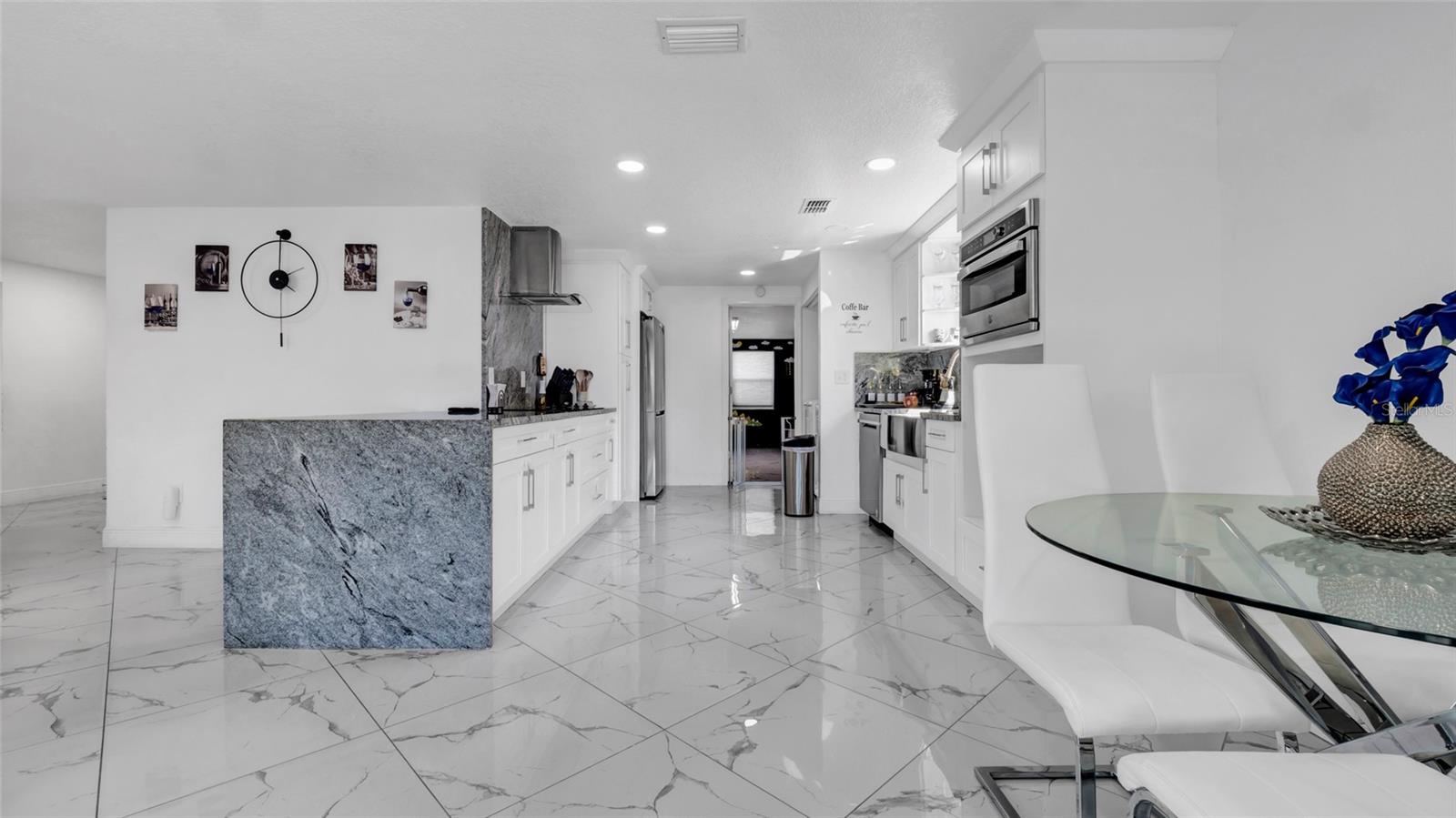 12416 QUEENSLAND LN — photo 9