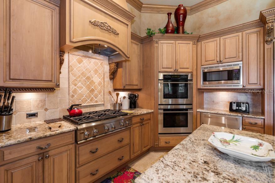 841 PONCE DE LEON DR — photo 15