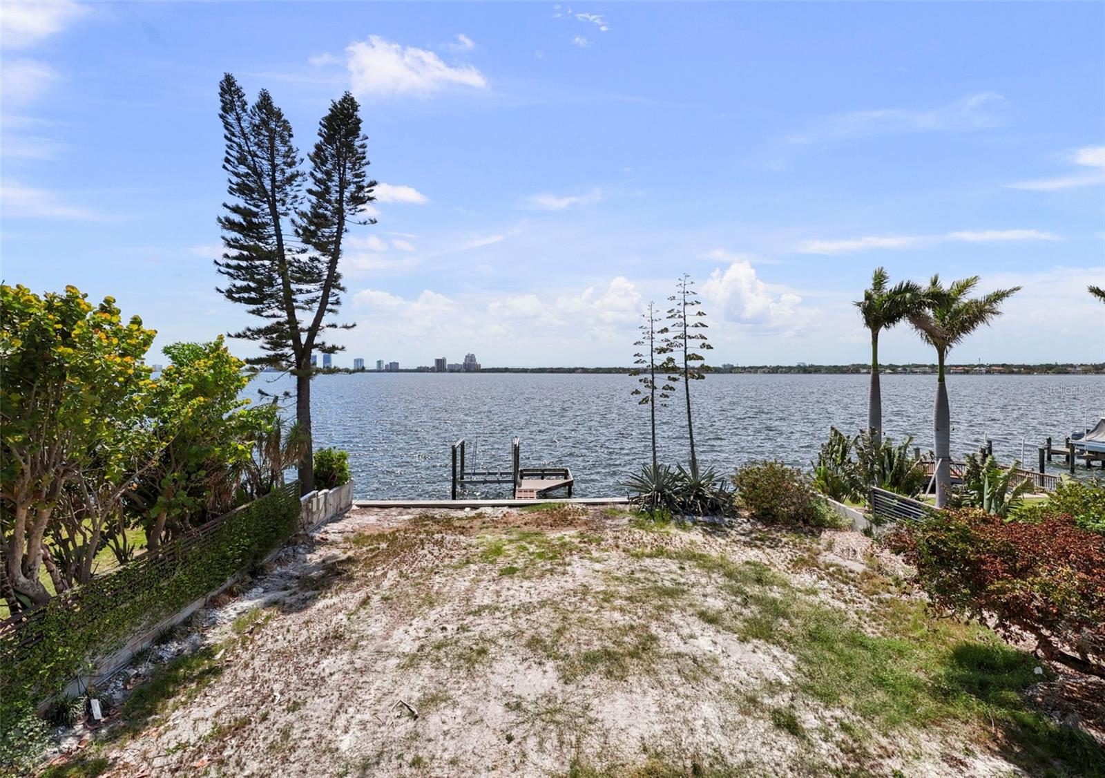 214 BLANCA AVE — photo 31