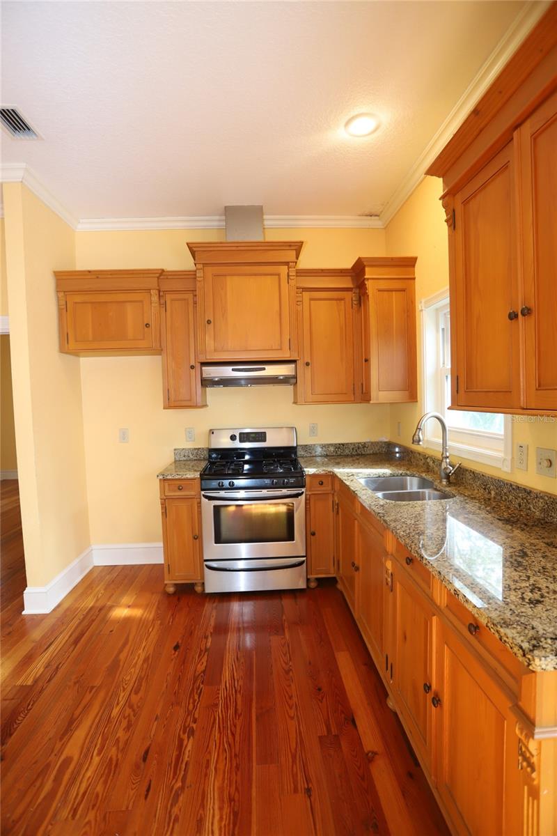 272 ORANGE ST #A-B — photo 34
