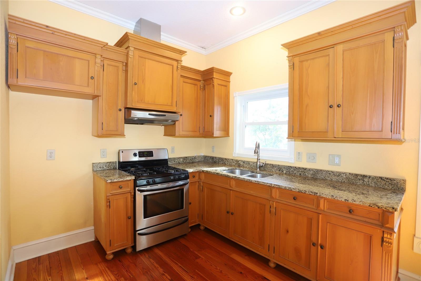 272 ORANGE ST #A-B — photo 33