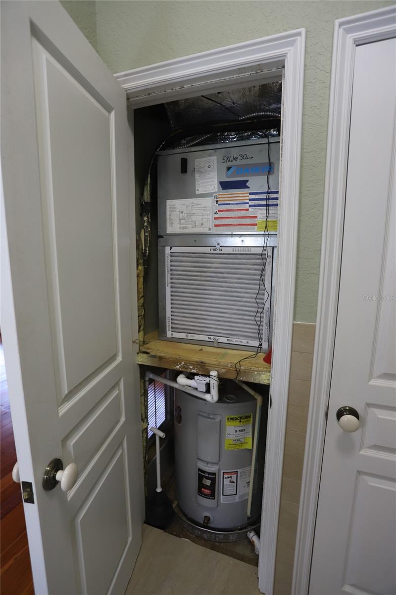 272 ORANGE ST #A-B — photo 41