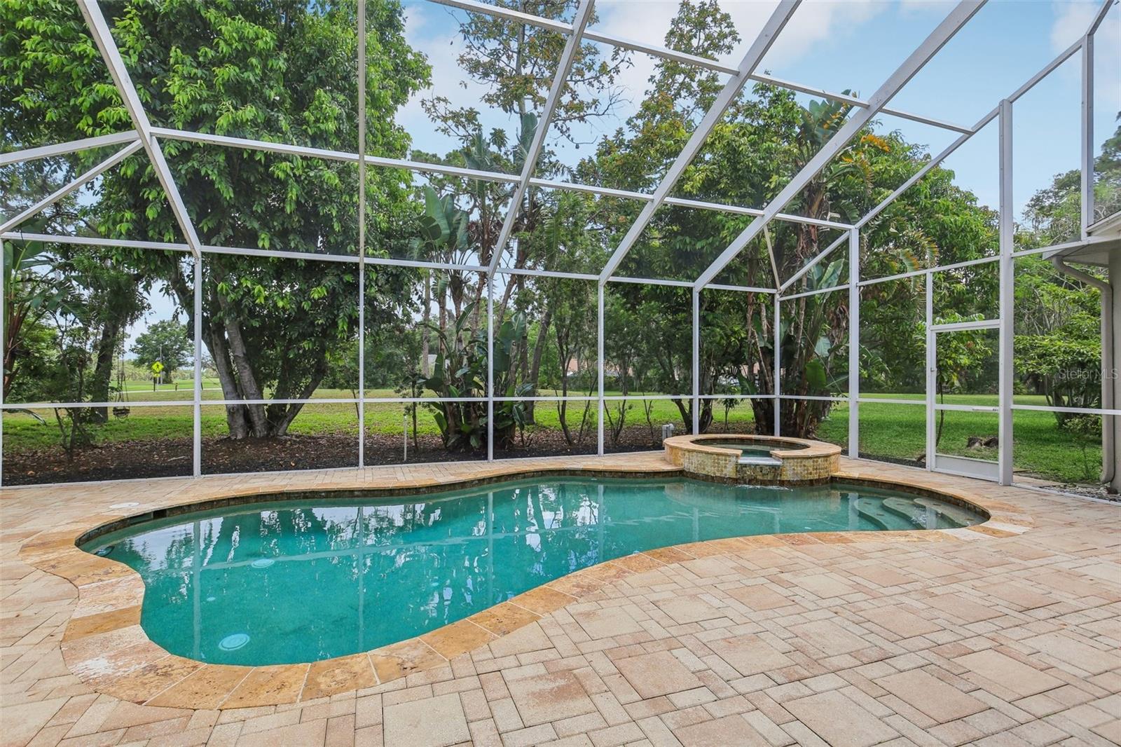 3062 SUTTON WOODS DR — photo 4