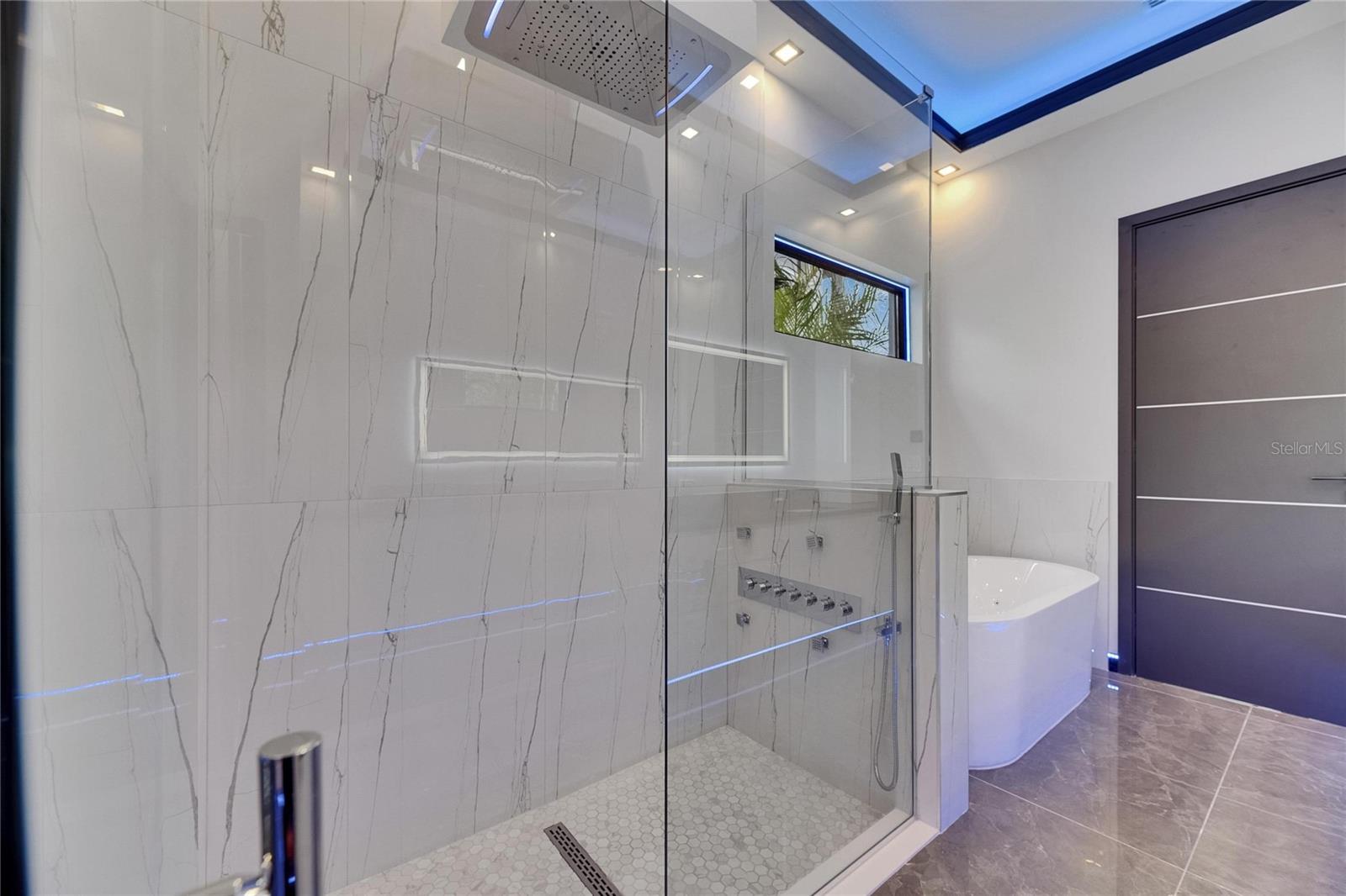 6528 SIMONE SHORES CIR — photo 47