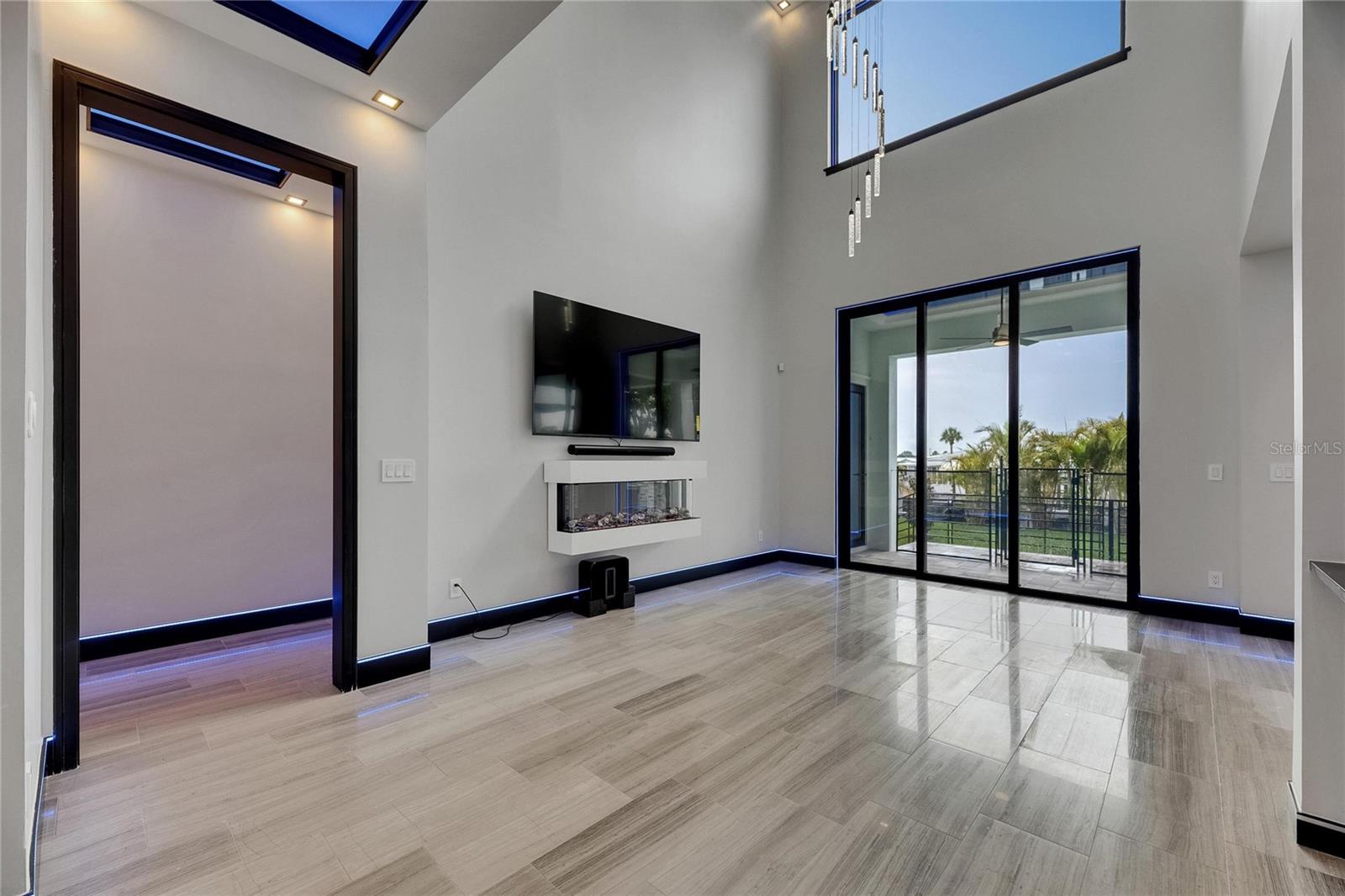 6528 SIMONE SHORES CIR — photo 25