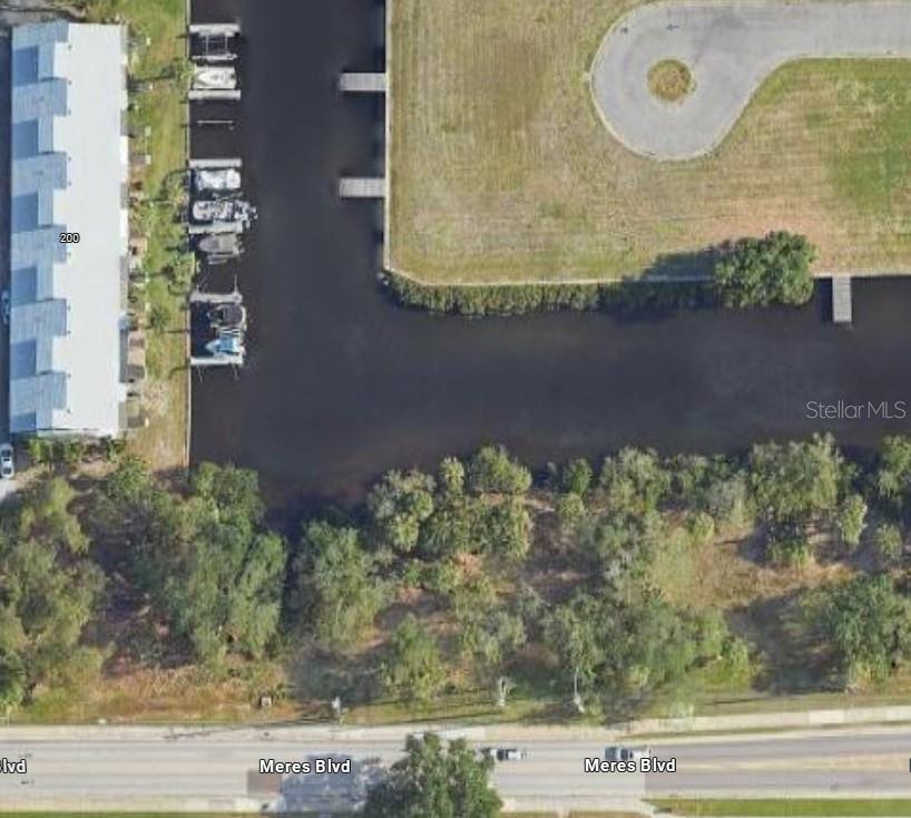 190 MERES BLVD — photo 8
