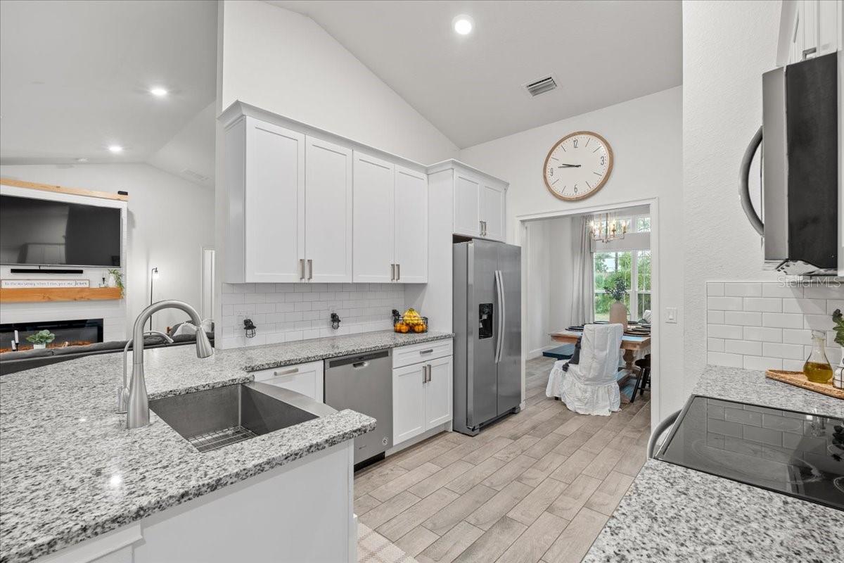 5436 JESSAMINE AVE — photo 18