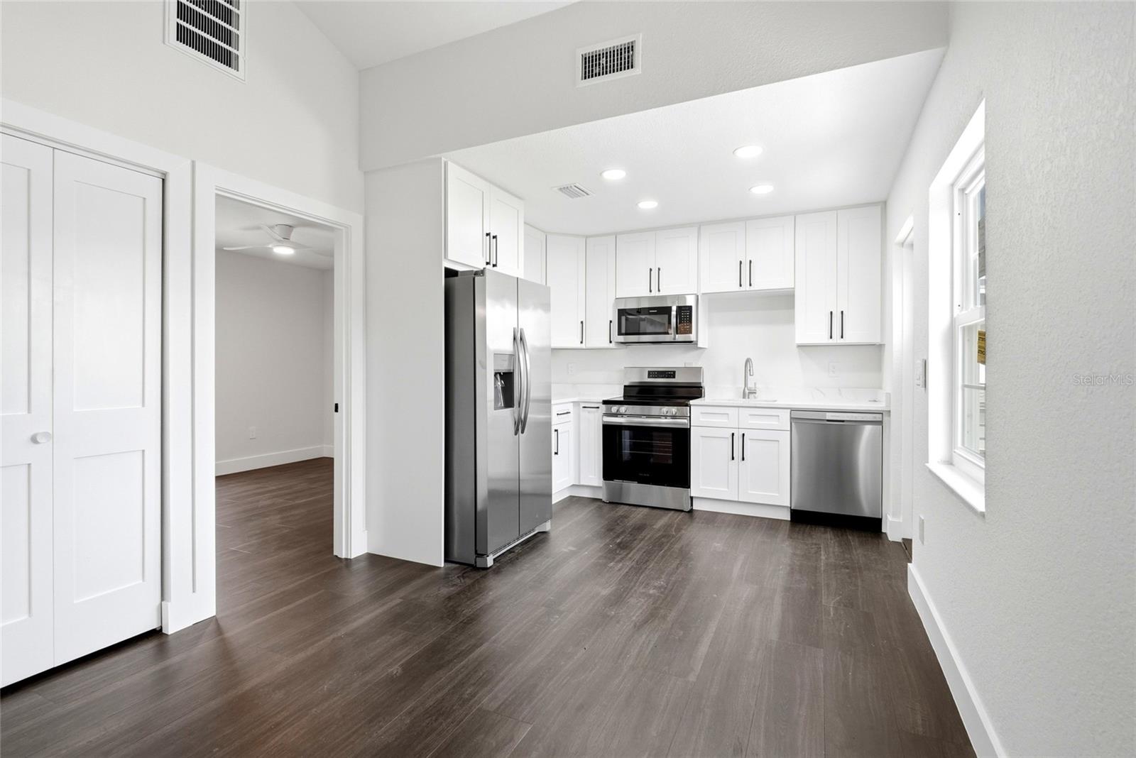 2501 QUINCY ST S — photo 48