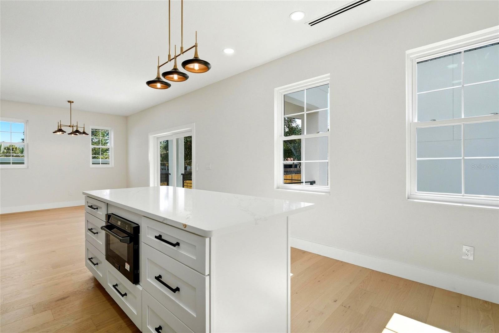 2501 QUINCY ST S — photo 13