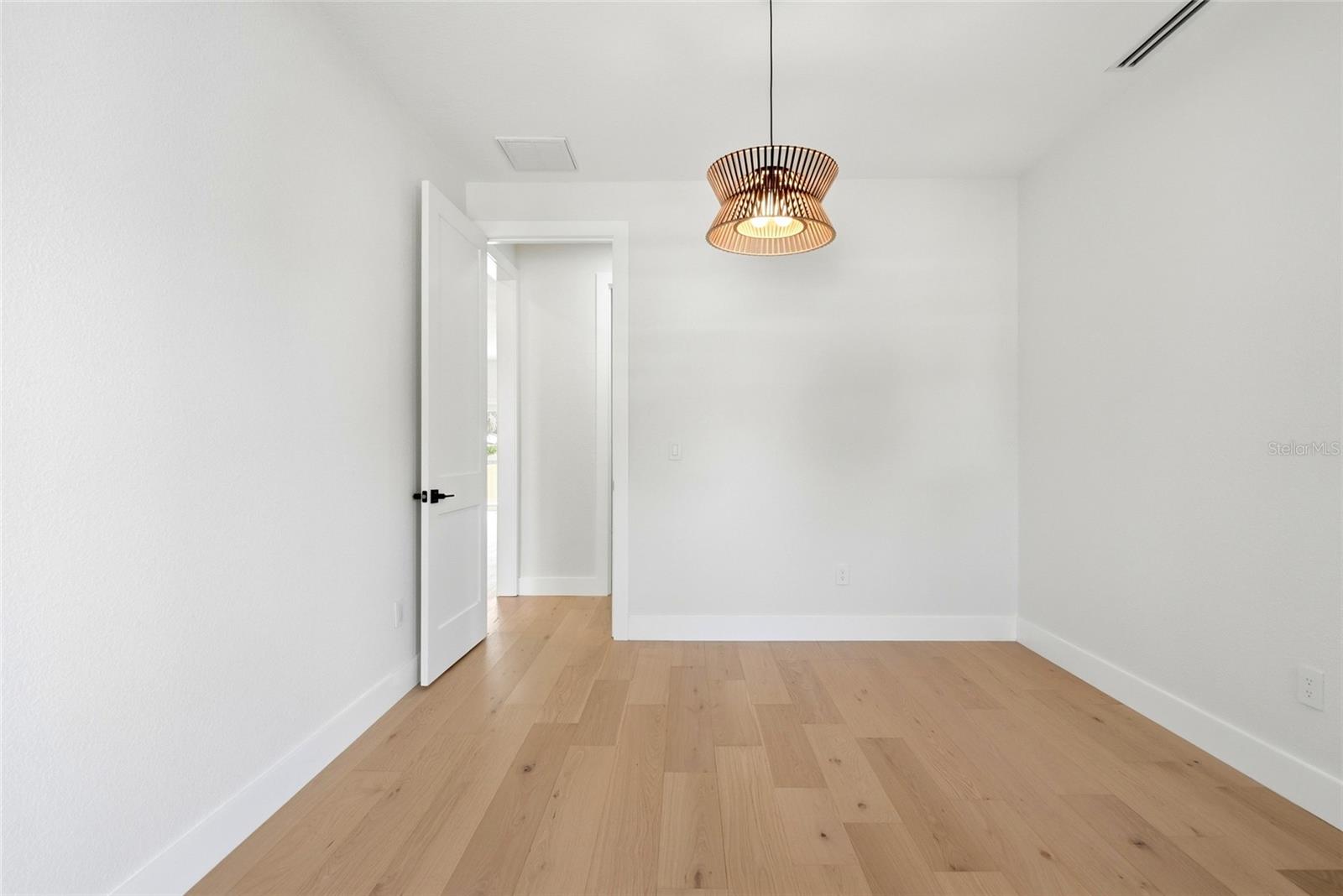 2501 QUINCY ST S — photo 16