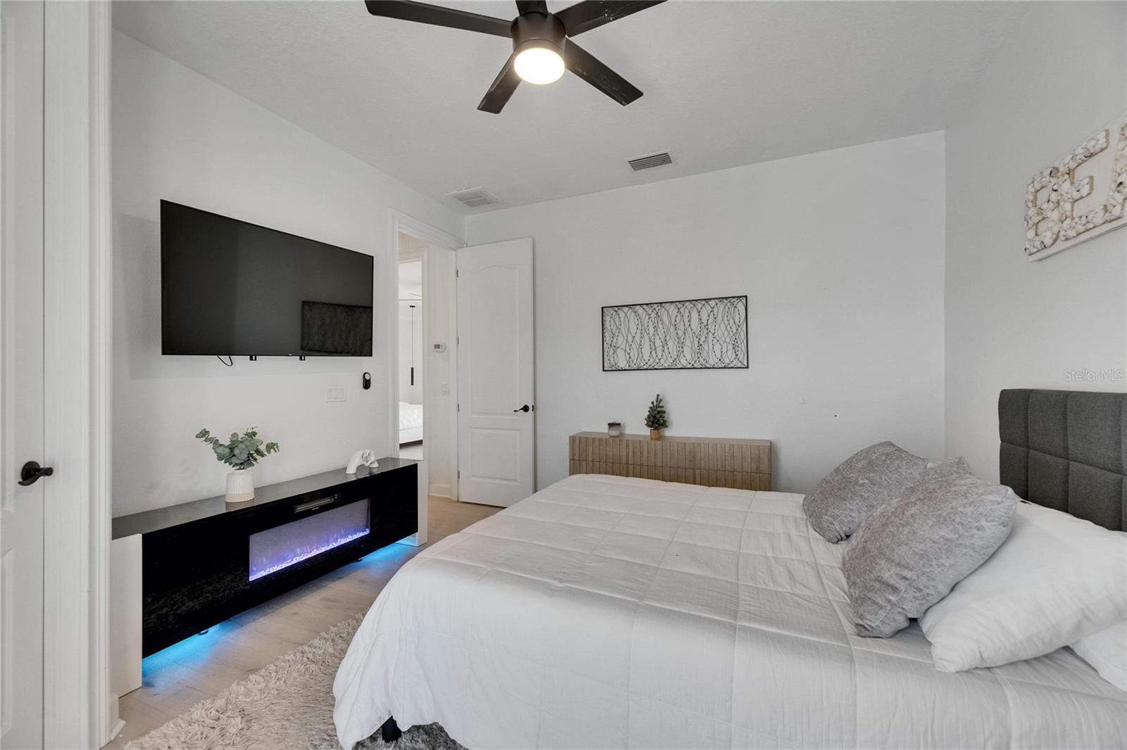 6512 SIMONE SHORES CIR — photo 32