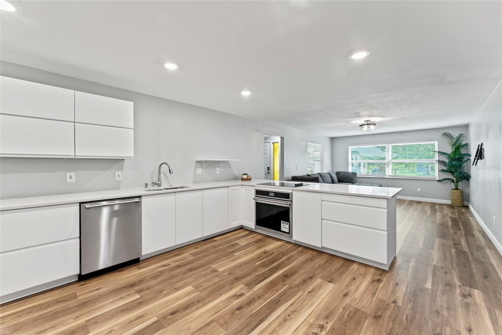 1127 WYATT ST N — photo 8