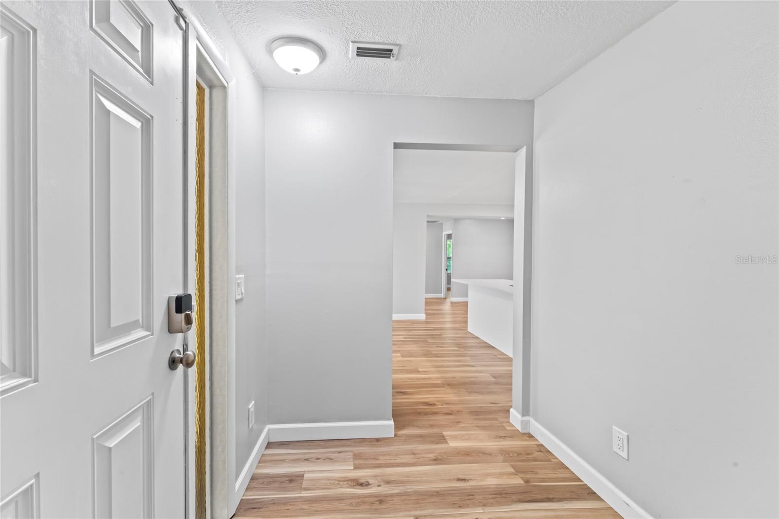 1127 WYATT ST N — photo 4