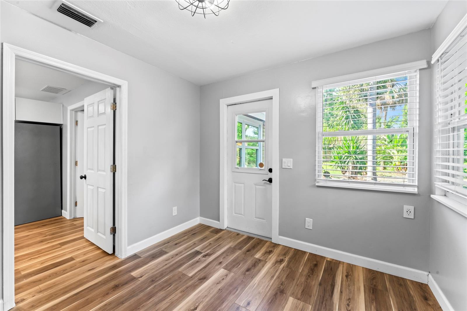 1127 WYATT ST N — photo 17