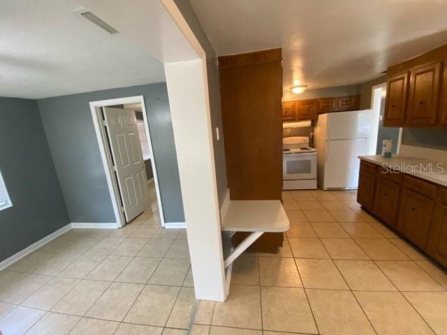 300 MIDWOOD DR — photo 22