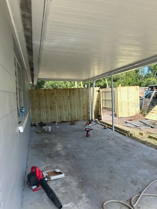 300 MIDWOOD DR — photo 39