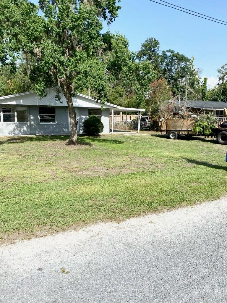 300 MIDWOOD DR — photo 34