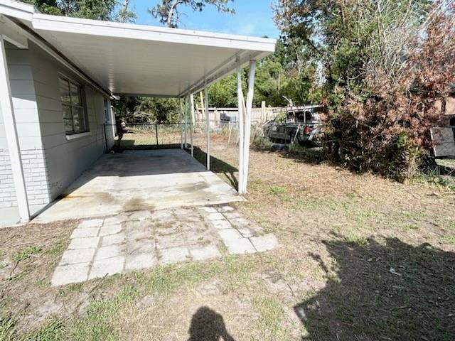 300 MIDWOOD DR — photo 36