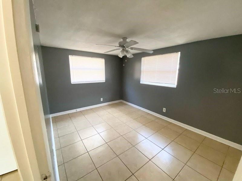 300 MIDWOOD DR — photo 27
