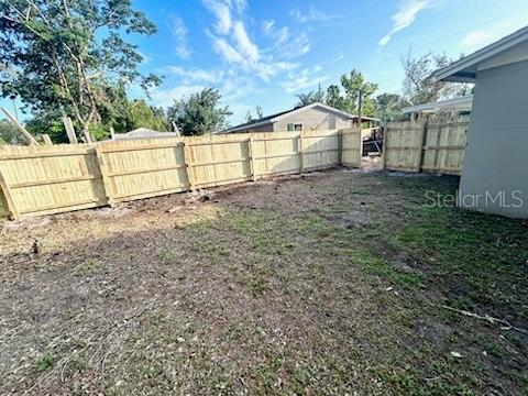 300 MIDWOOD DR — photo 8