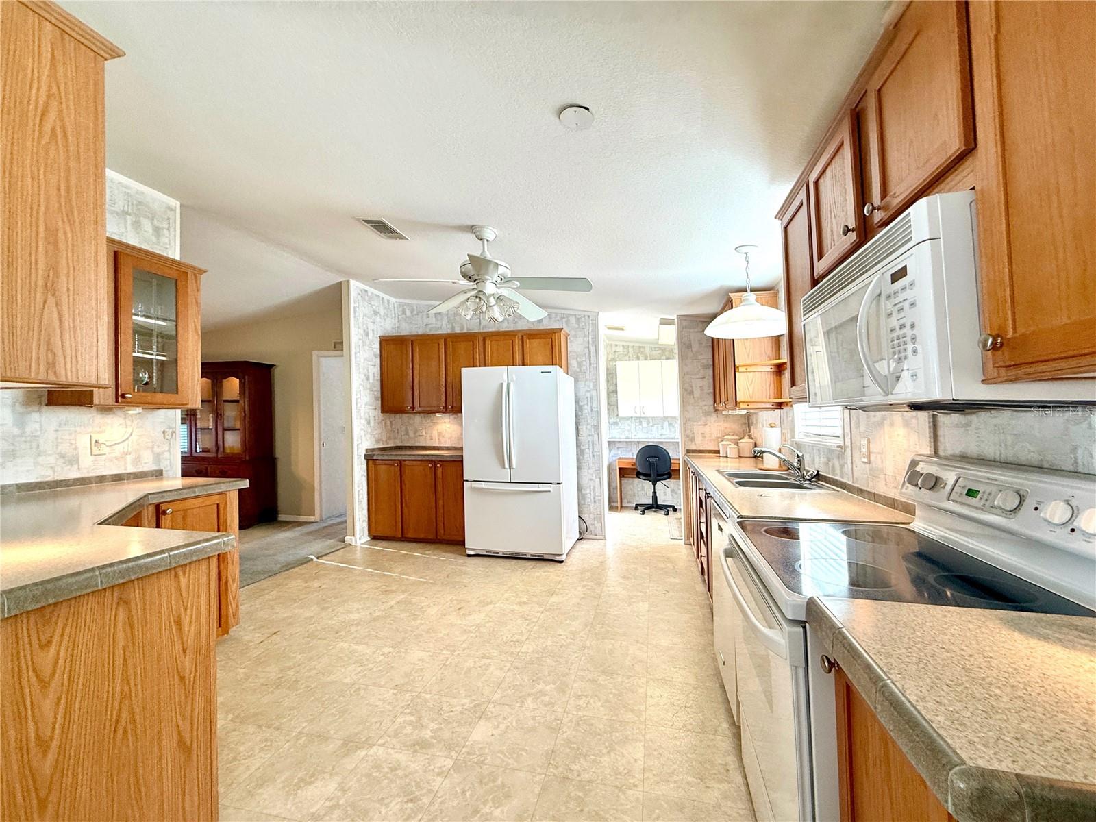 250 S PORT ROYAL LN — photo 5