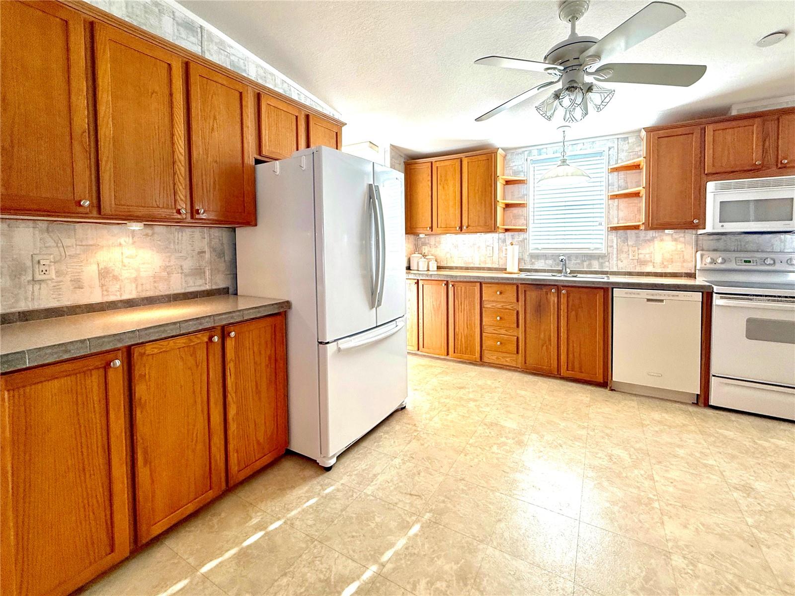 250 S PORT ROYAL LN — photo 6