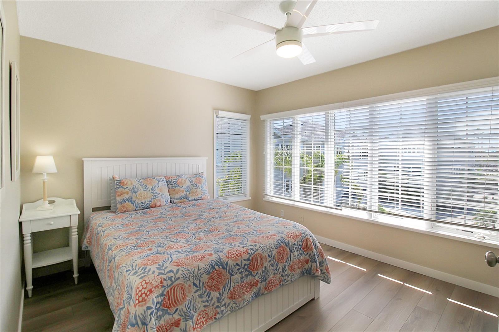 535 FOREST WAY — photo 42