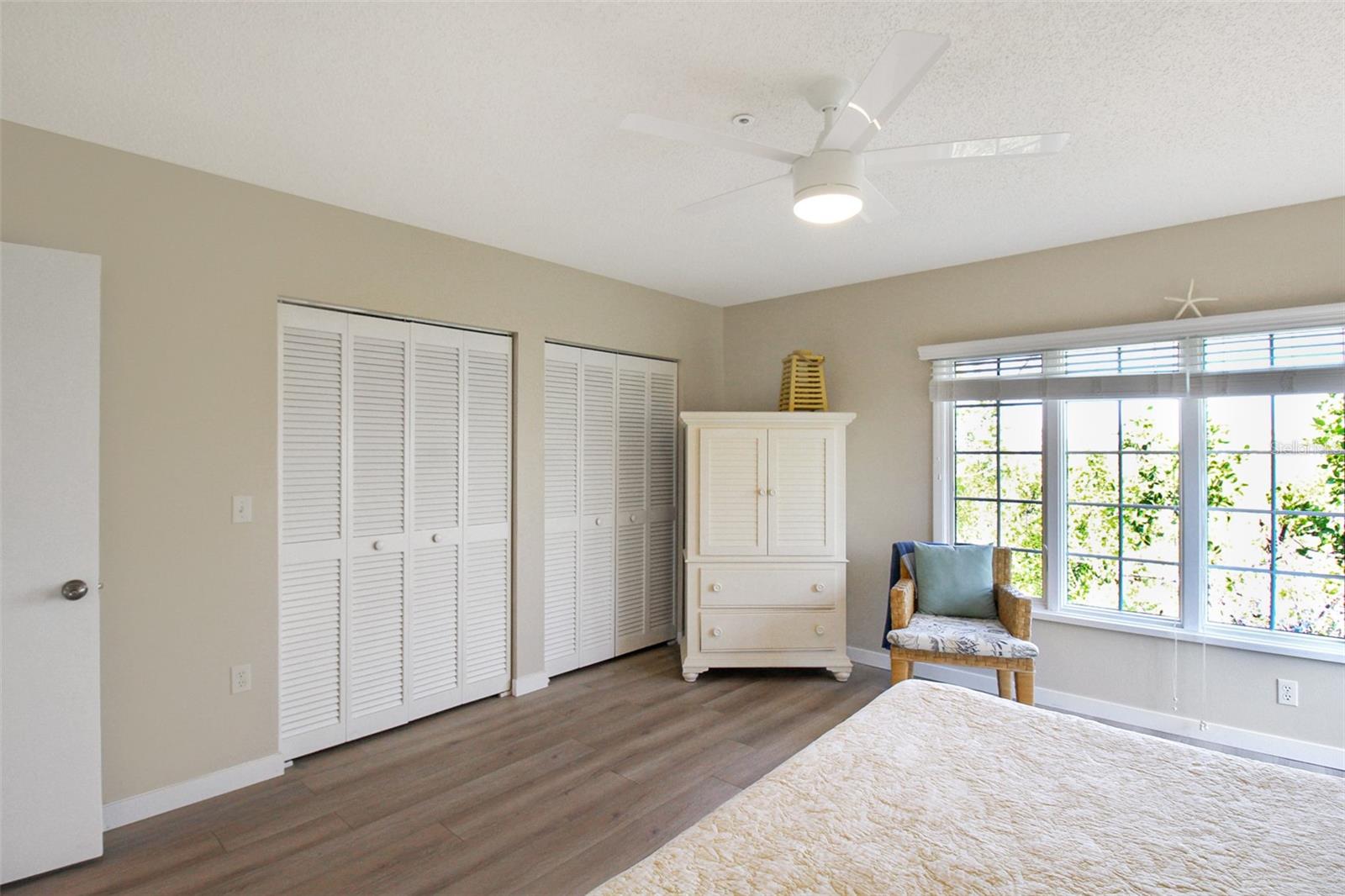 535 FOREST WAY — photo 30