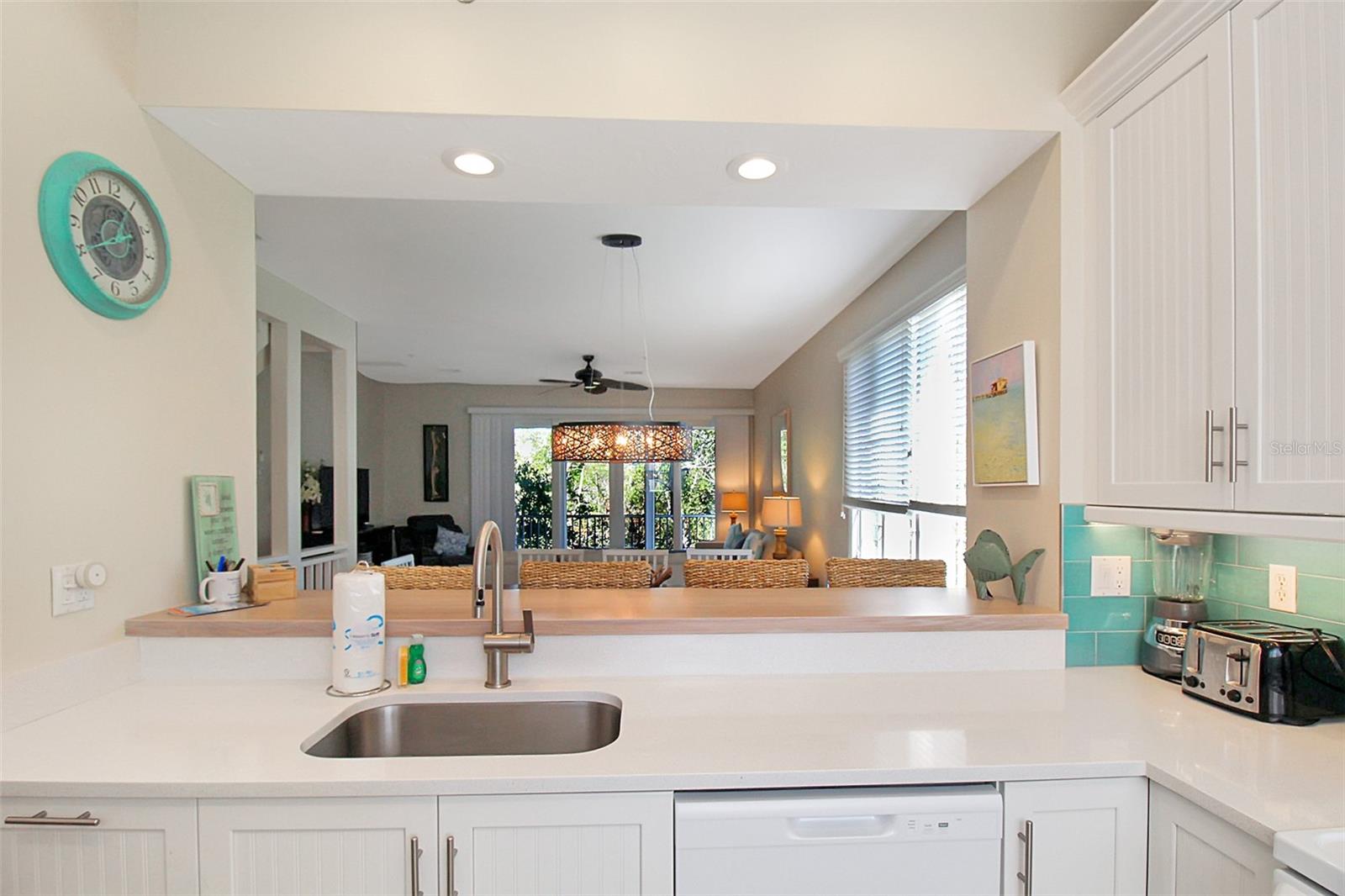 535 FOREST WAY — photo 22