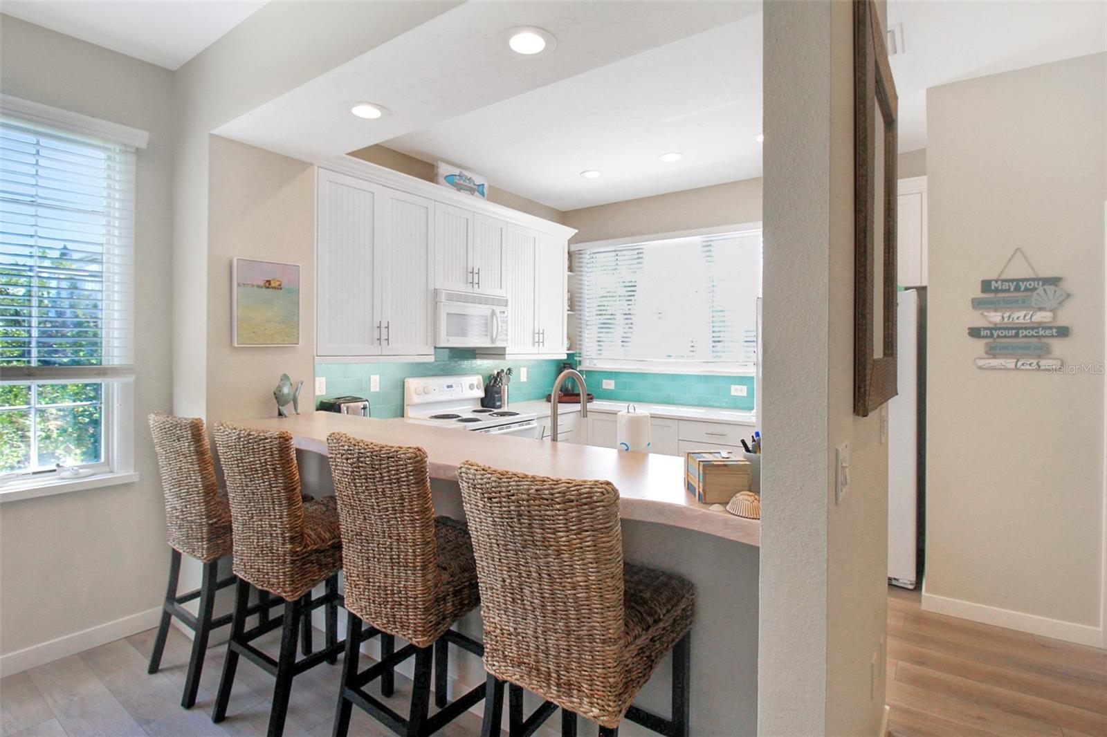 535 FOREST WAY — photo 17