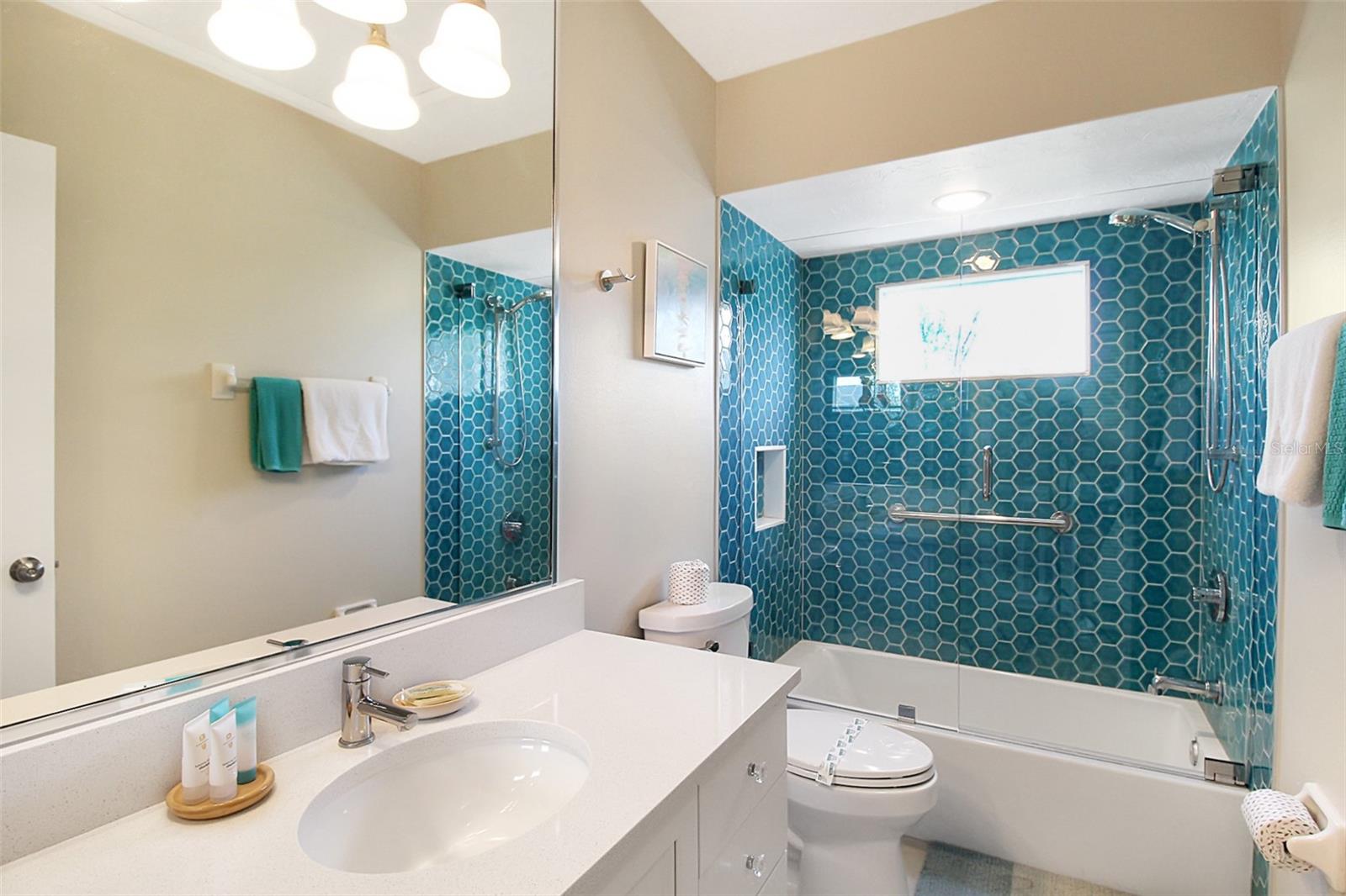 535 FOREST WAY — photo 40