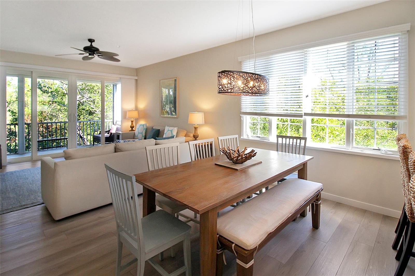 535 FOREST WAY — photo 16