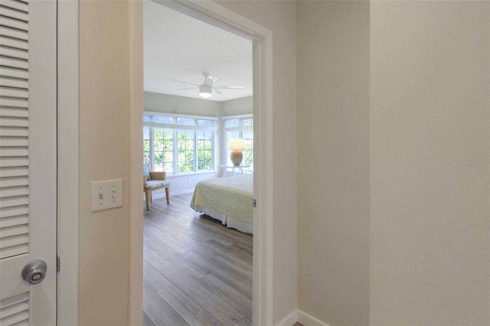 535 FOREST WAY — photo 26
