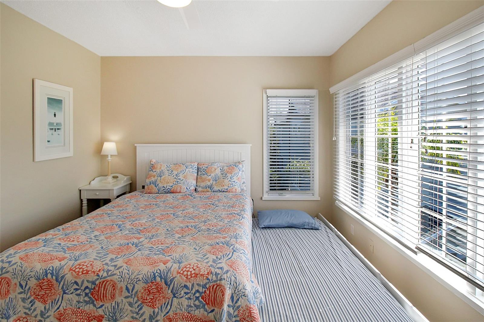 535 FOREST WAY — photo 45