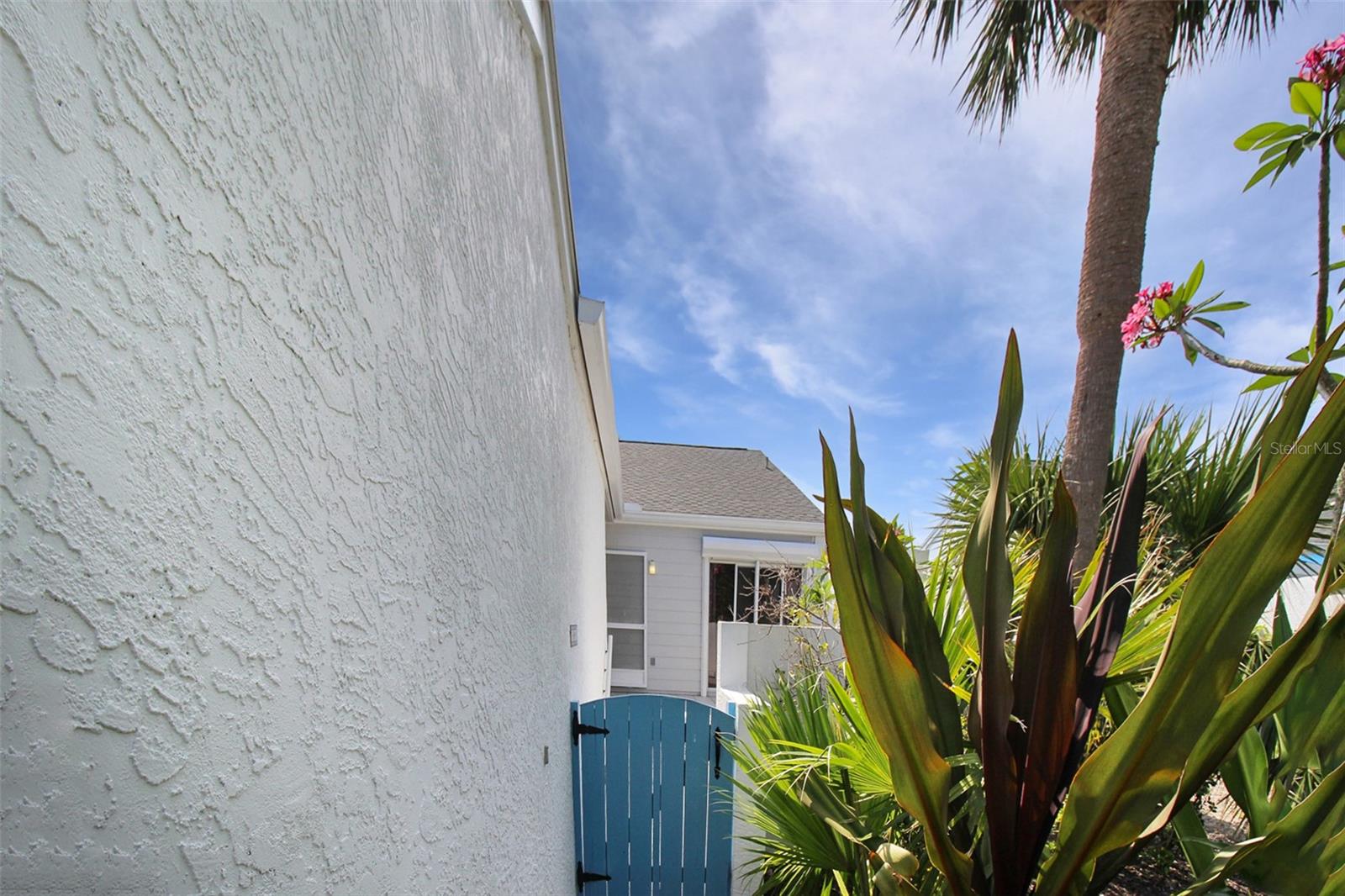 971 WATERSIDE LN — photo 3