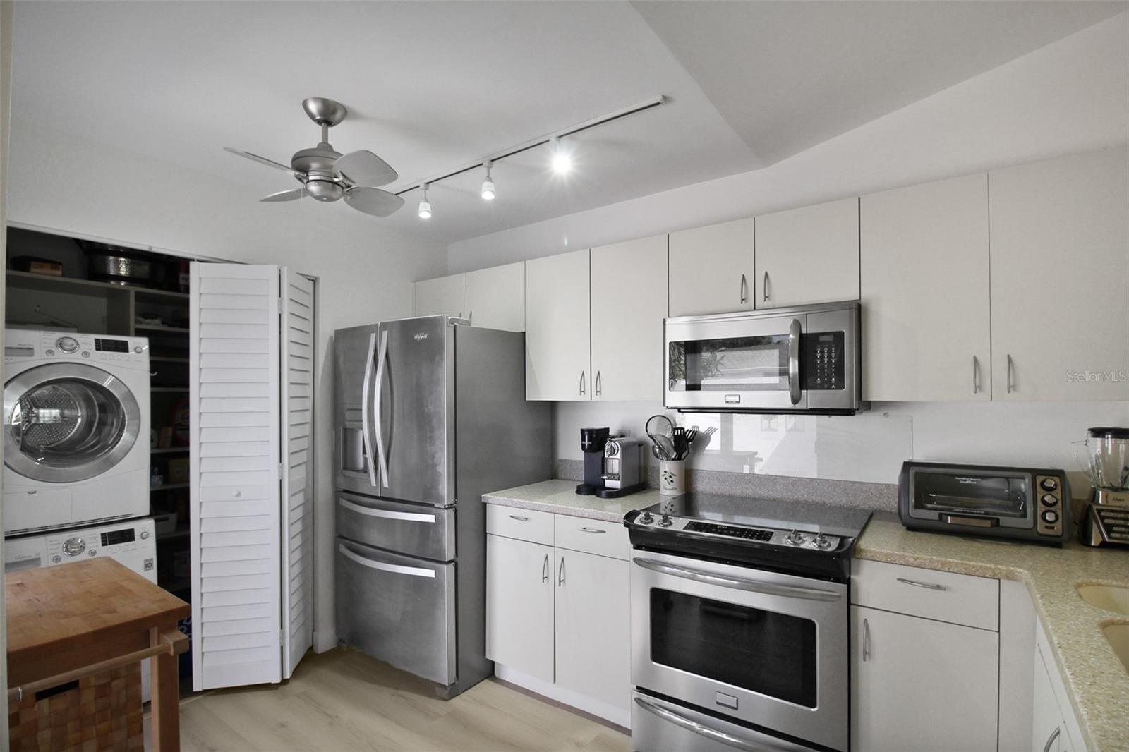 971 WATERSIDE LN — photo 8
