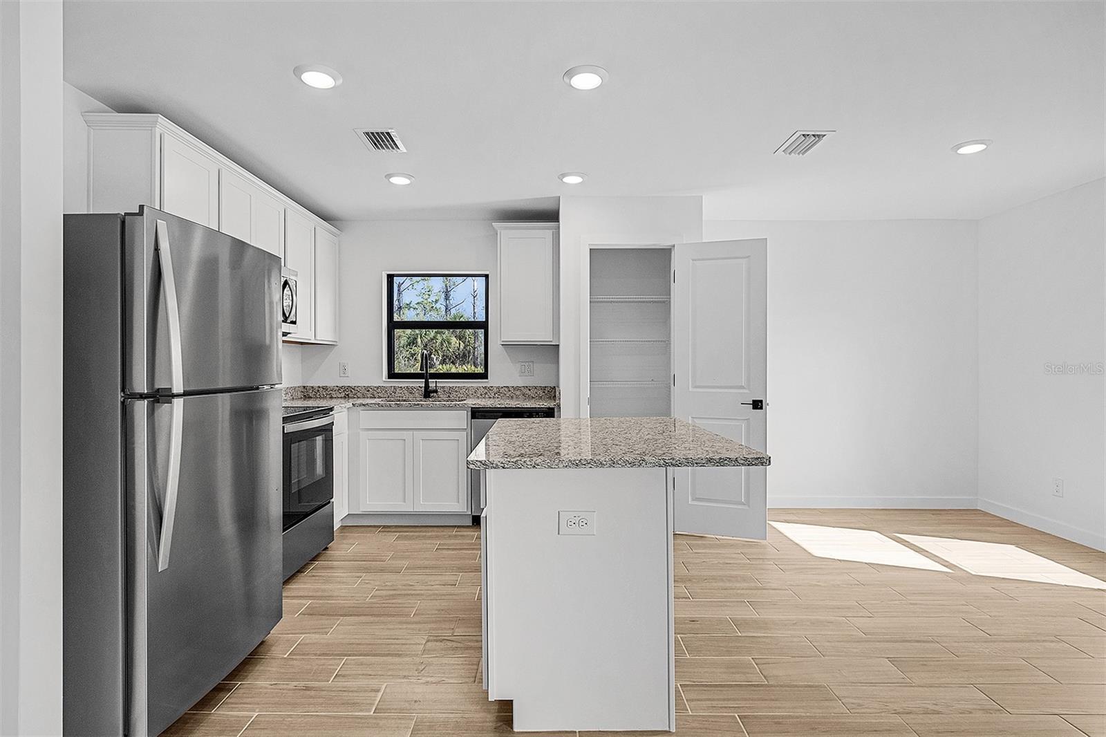5830 BABIAN RD — photo 9
