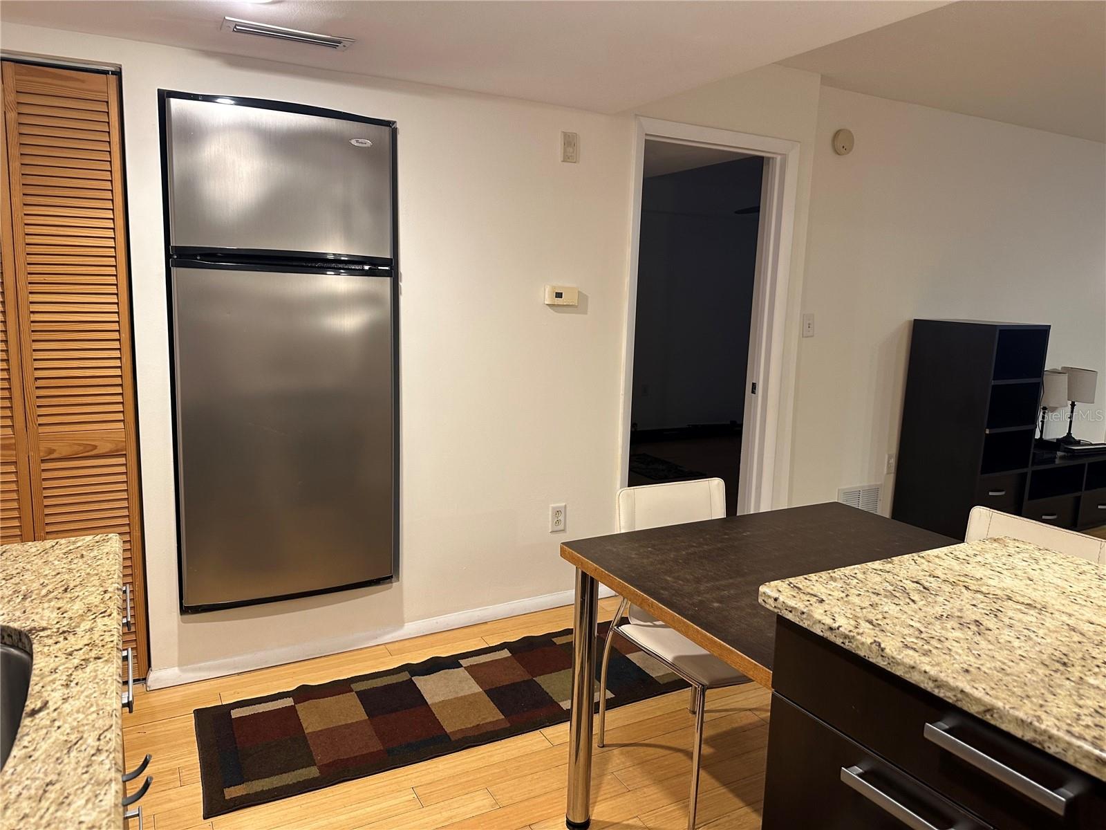 701 S MADISON AVE #410 — photo 10