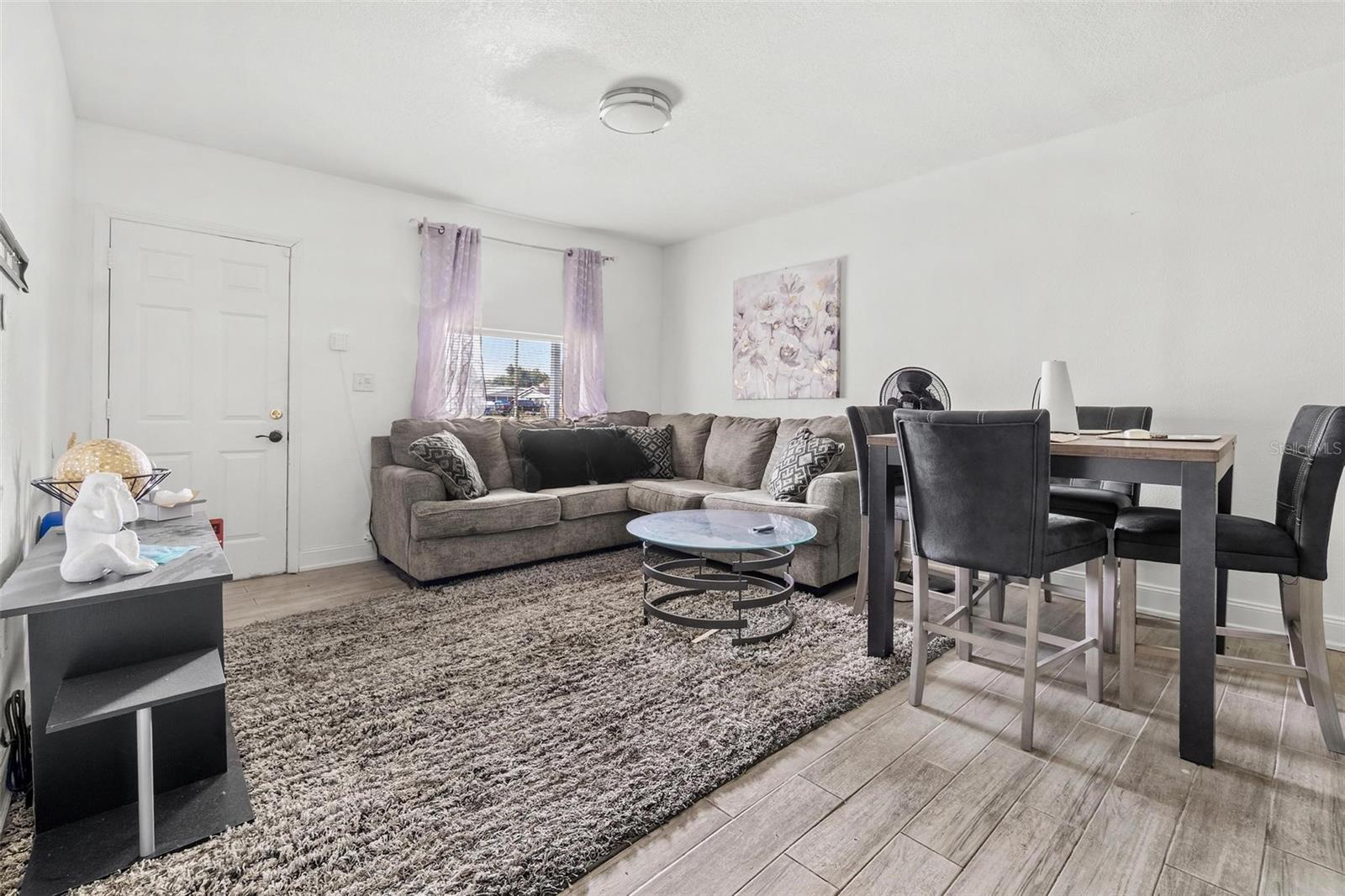 6426 S HIMES AVE — photo 3