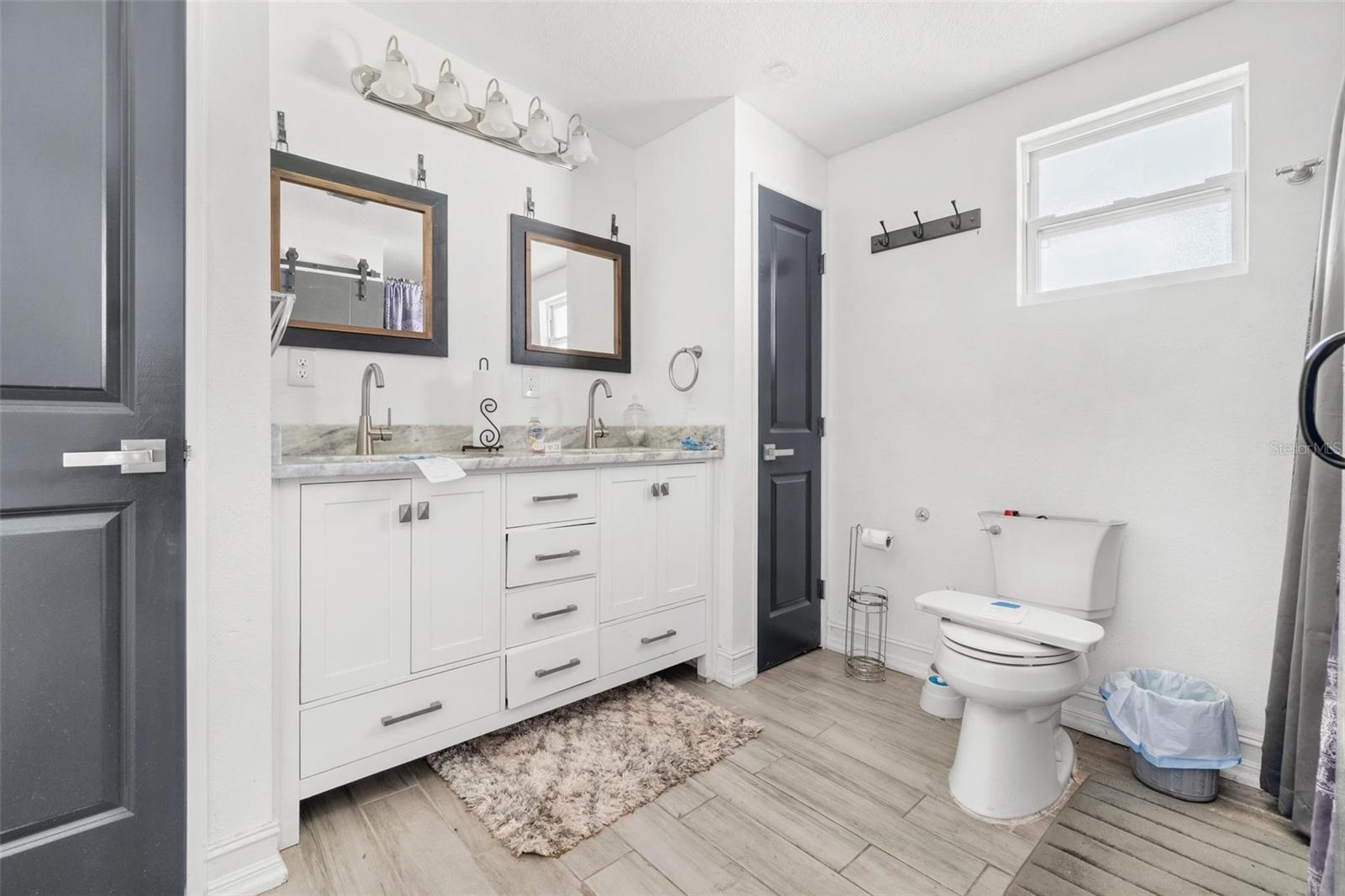6426 S HIMES AVE — photo 13