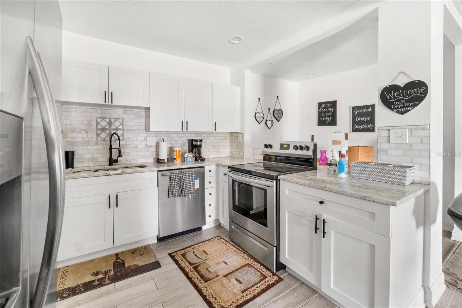 6426 S HIMES AVE — photo 5
