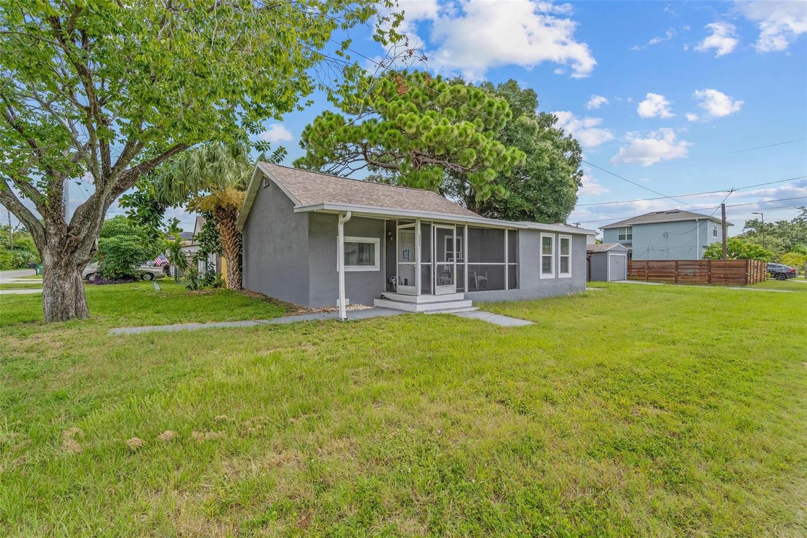 6426 S HIMES AVE — photo 17