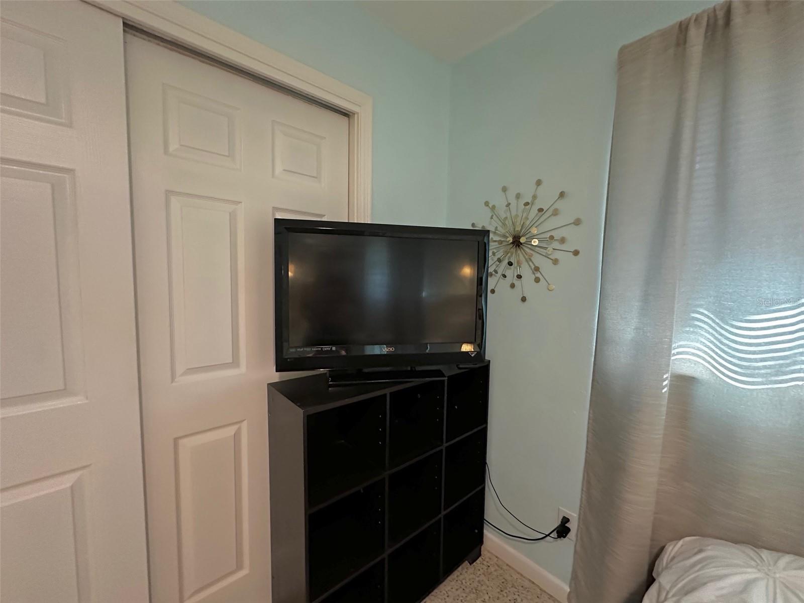 3605 IROQUOIS AVE — photo 24