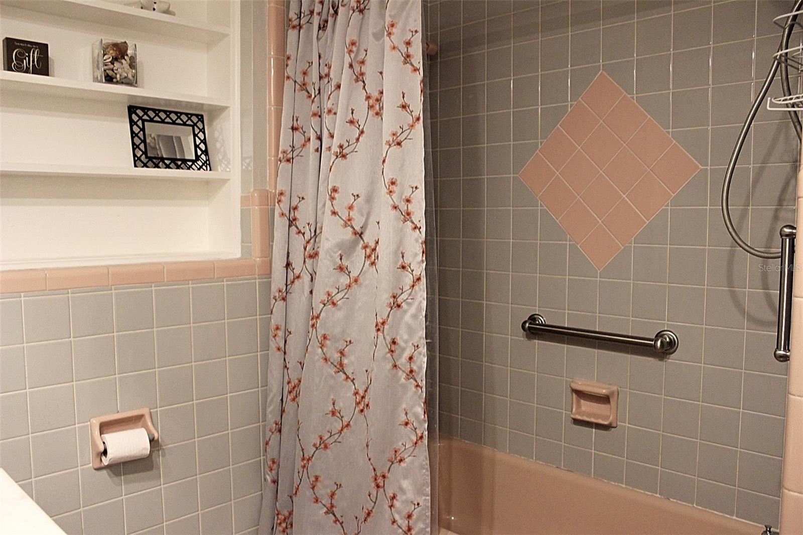 3605 IROQUOIS AVE — photo 22