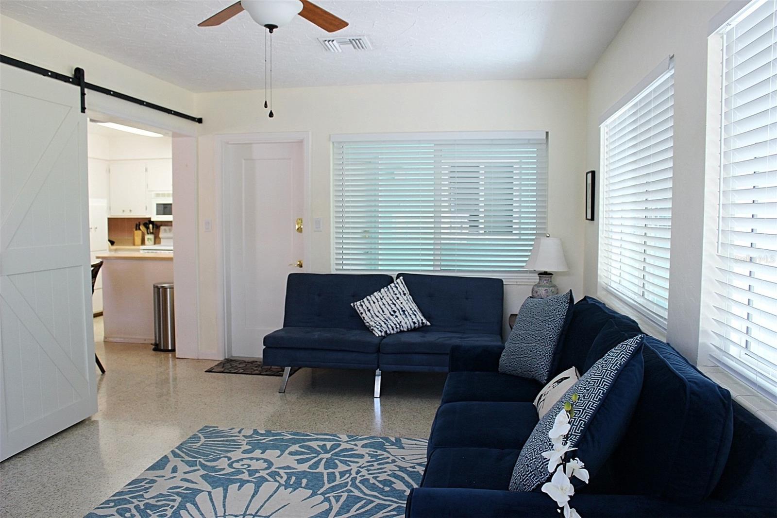 3605 IROQUOIS AVE — photo 15